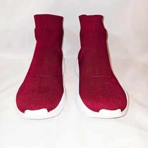 NWOB Antonio Melani Abbi Wine Red Knit Sock Sneakers Women - 7.5